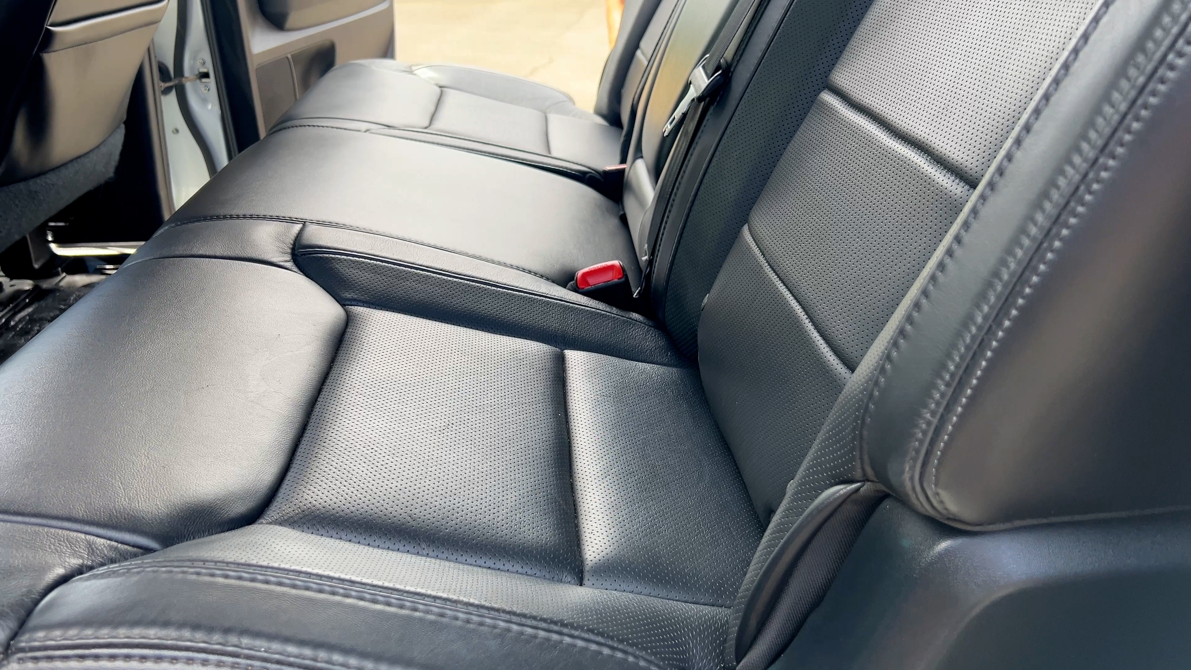2017 Toyota Tundra Platinum Crew Cab Pickup w/ 4x4 - related image 2017 Toyota Tundra Platinum Crew Cab Pickup w/ 4x4 - related image